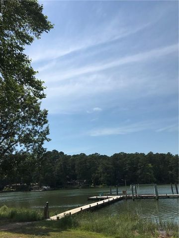 172 Aldebaran RD, Mathews, VA 23109