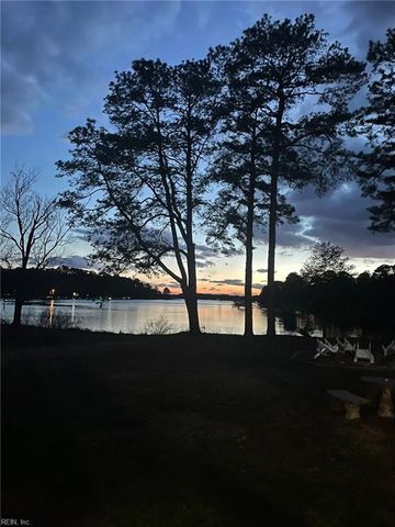 172 Aldebaran RD, Mathews, VA 23109