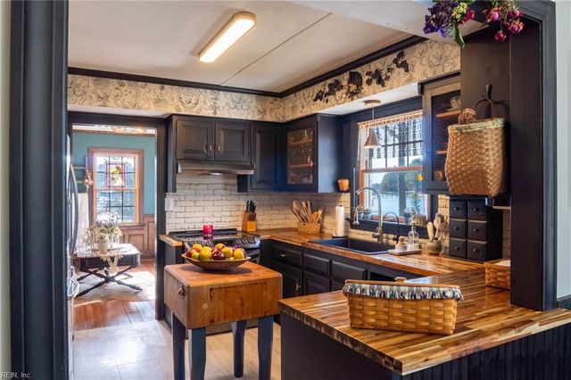 172 Aldebaran RD, Mathews, VA 23109