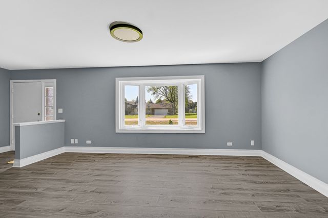 28W502 LEVERENZ Road, Naperville, IL 60564