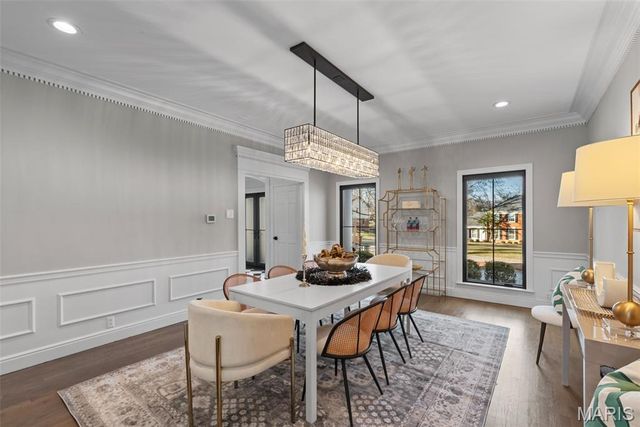 436 Tregaron Place, Frontenac, MO 63131