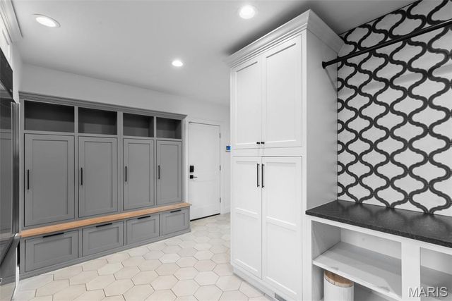 436 Tregaron Place, Frontenac, MO 63131