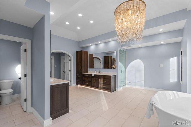 436 Tregaron Place, Frontenac, MO 63131