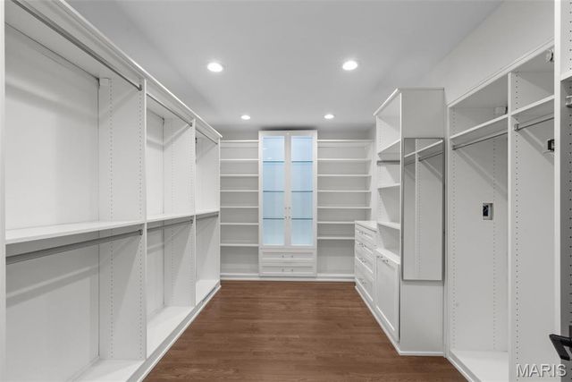 436 Tregaron Place, Frontenac, MO 63131