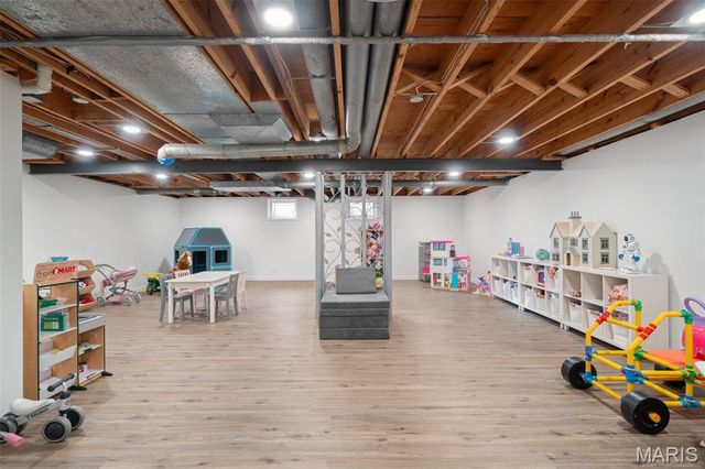 436 Tregaron Place, Frontenac, MO 63131