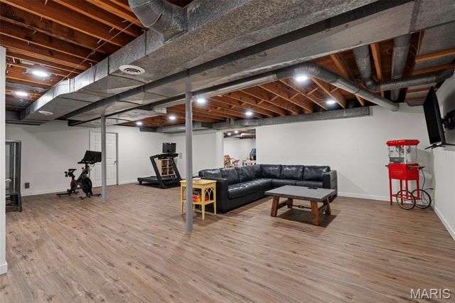 436 Tregaron Place, Frontenac, MO 63131