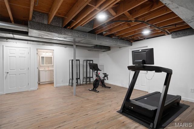 436 Tregaron Place, Frontenac, MO 63131