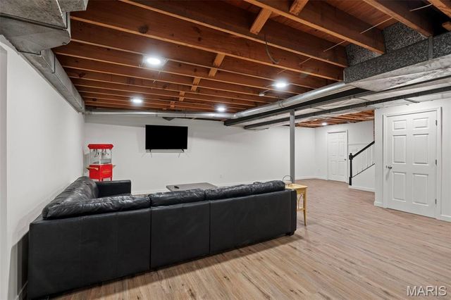 436 Tregaron Place, Frontenac, MO 63131