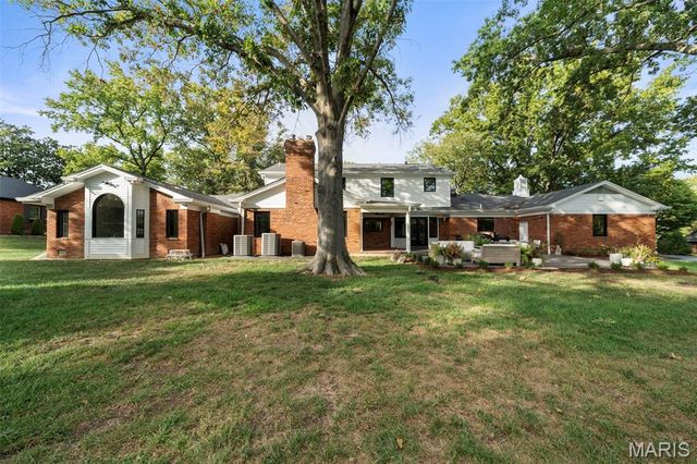 436 Tregaron Place, Frontenac, MO 63131