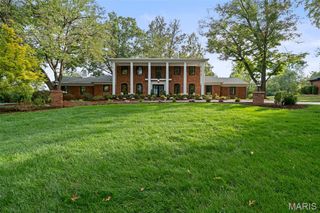 436 Tregaron Place, Frontenac, MO 63131