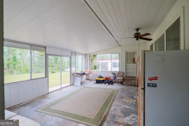94 W Thigpen Avenue, Lakeland, GA 31635