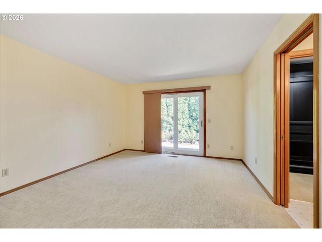 1360 N LOCUST St, Canby, OR 97013