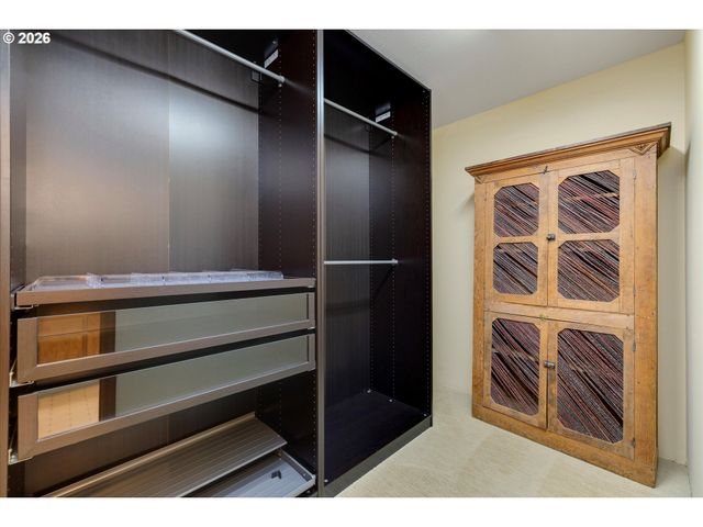 1360 N LOCUST St, Canby, OR 97013