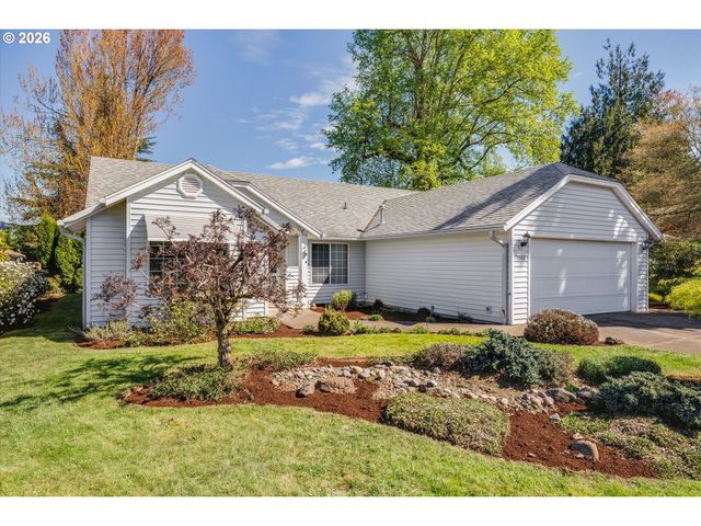 1360 N LOCUST St, Canby, OR 97013