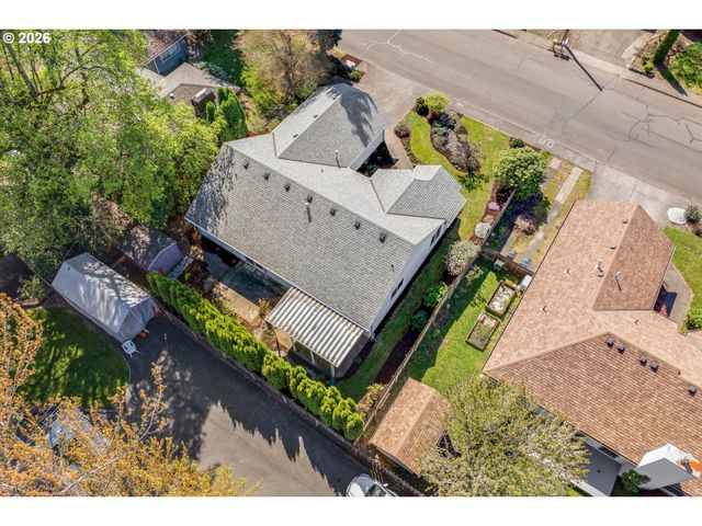 1360 N LOCUST St, Canby, OR 97013