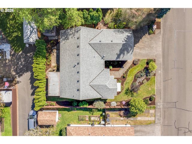 1360 N LOCUST St, Canby, OR 97013