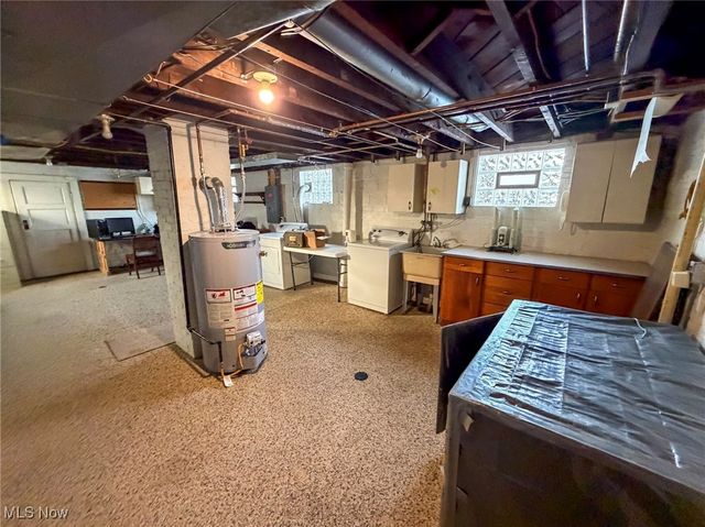 1011 Pennsylvania Avenue, Mcdonald, OH 44437