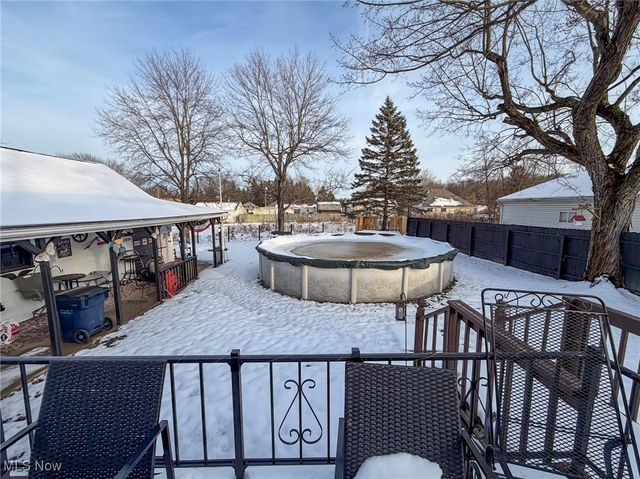 1011 Pennsylvania Avenue, Mcdonald, OH 44437