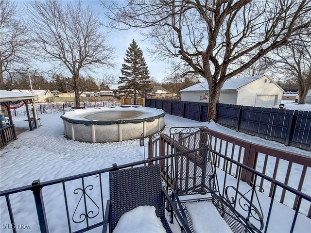 1011 Pennsylvania Avenue, Mcdonald, OH 44437