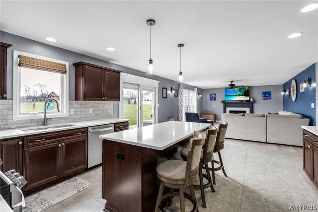 96 Caldwell Drive, West Seneca, NY 14224