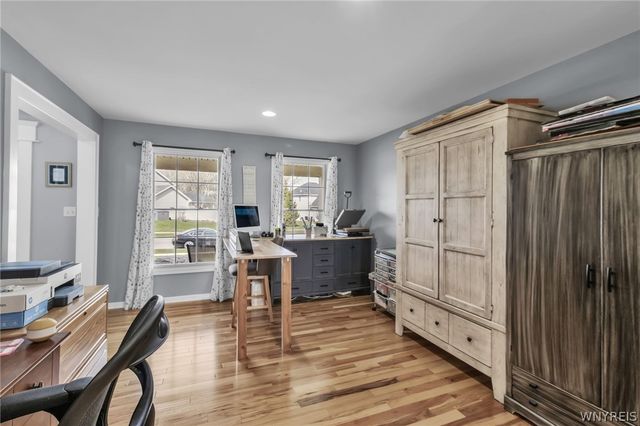 96 Caldwell Drive, West Seneca, NY 14224