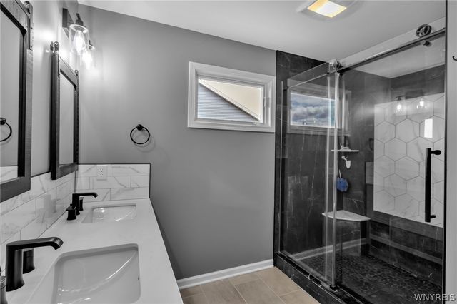 96 Caldwell Drive, West Seneca, NY 14224
