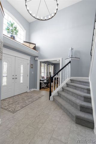 96 Caldwell Drive, West Seneca, NY 14224