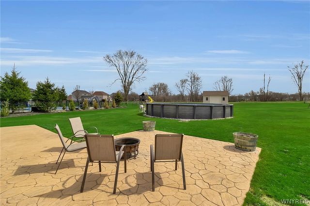 96 Caldwell Drive, West Seneca, NY 14224