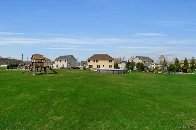 96 Caldwell Drive, West Seneca, NY 14224