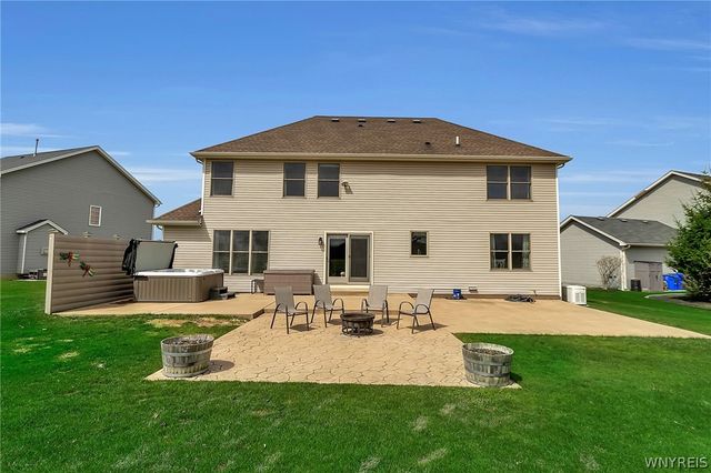 96 Caldwell Drive, West Seneca, NY 14224