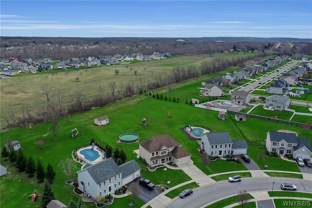 96 Caldwell Drive, West Seneca, NY 14224