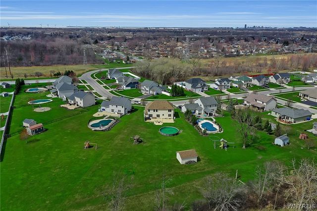 96 Caldwell Drive, West Seneca, NY 14224