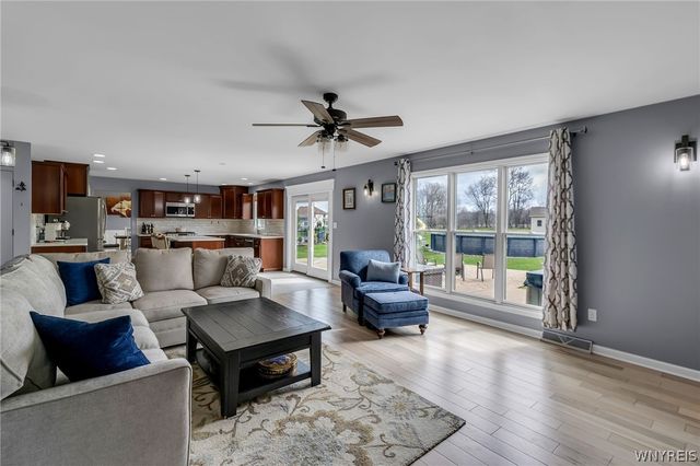 96 Caldwell Drive, West Seneca, NY 14224