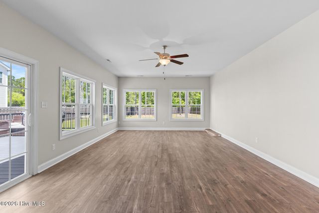 606 Prospect Way, Sneads Ferry, NC 28460