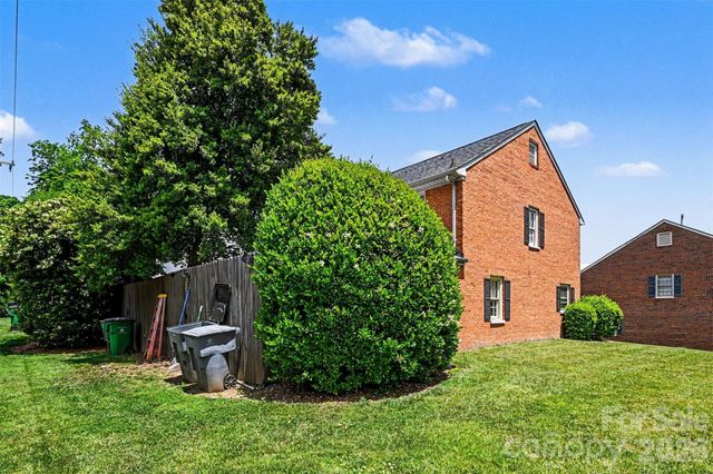 8030 Regent Park Lane, Charlotte, NC 28210