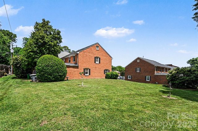 8030 Regent Park Lane, Charlotte, NC 28210