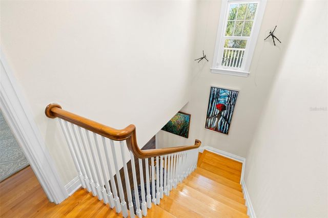 556 21ST AVENUE NE, St Petersburg, FL 33704