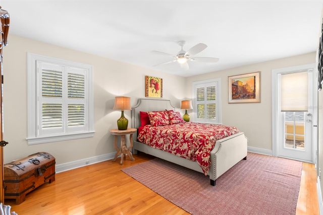 556 21ST AVENUE NE, St Petersburg, FL 33704