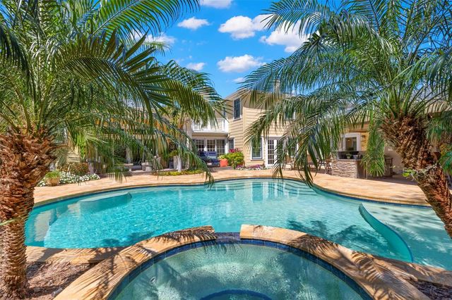 556 21ST AVENUE NE, St Petersburg, FL 33704