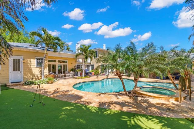 556 21ST AVENUE NE, St Petersburg, FL 33704