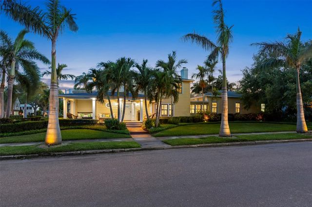 556 21ST AVENUE NE, St Petersburg, FL 33704