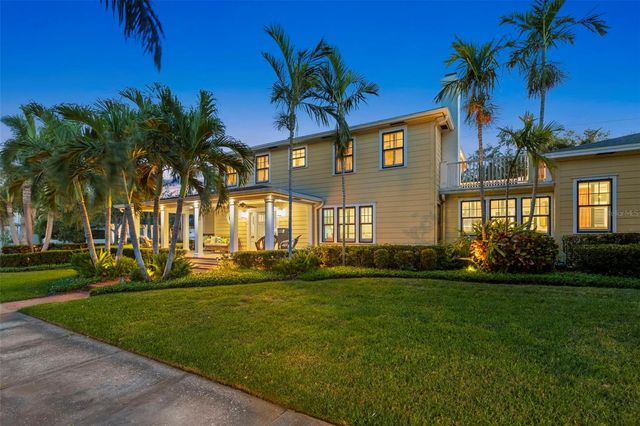 556 21ST AVENUE NE, St Petersburg, FL 33704