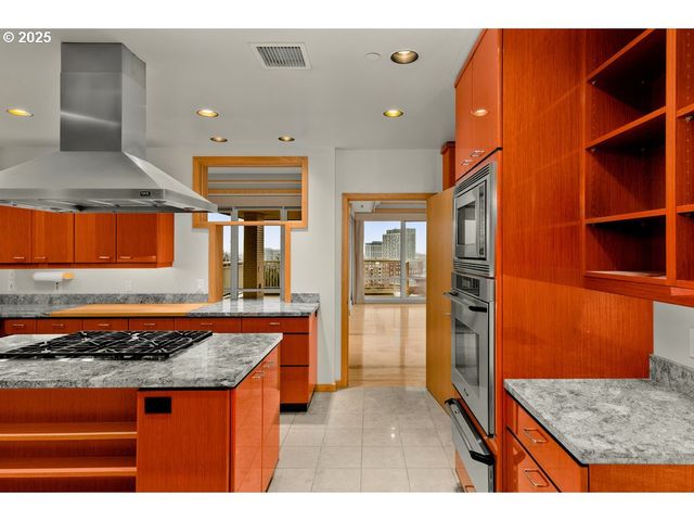 2020 Sw MARKET STREET Dr 102, Portland, OR 97201