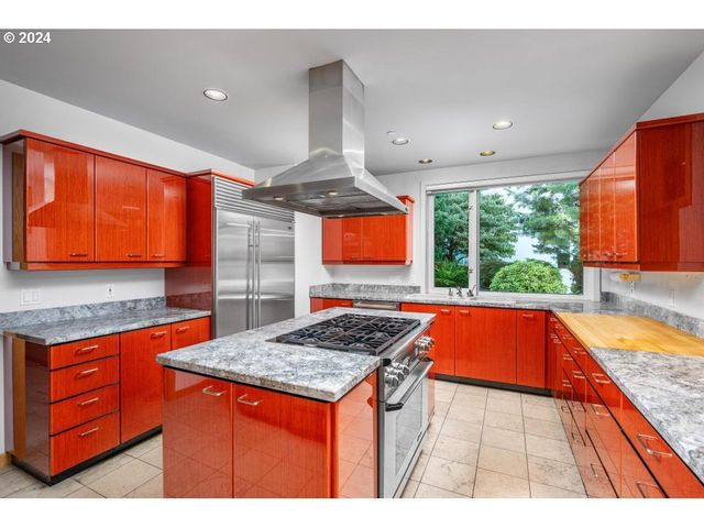 2020 Sw MARKET STREET Dr 102, Portland, OR 97201