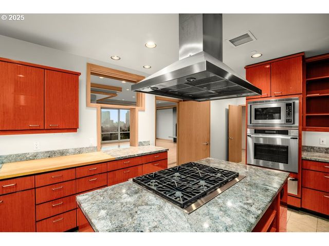 2020 Sw MARKET STREET Dr 102, Portland, OR 97201