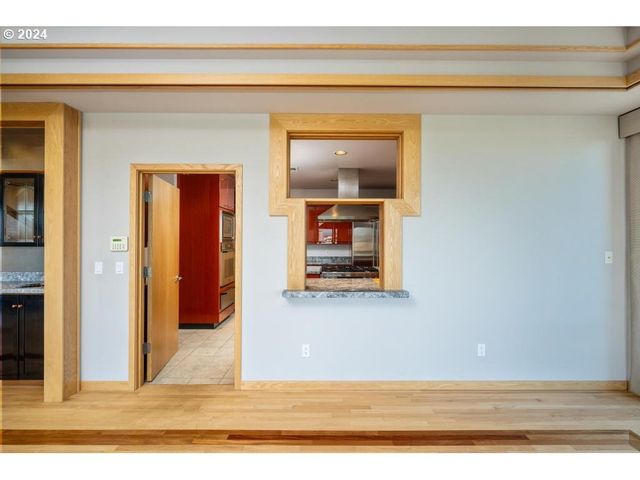 2020 Sw MARKET STREET Dr 102, Portland, OR 97201