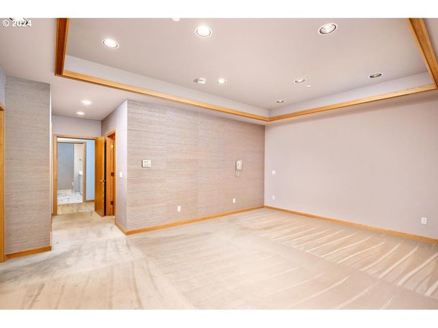 2020 Sw MARKET STREET Dr 102, Portland, OR 97201