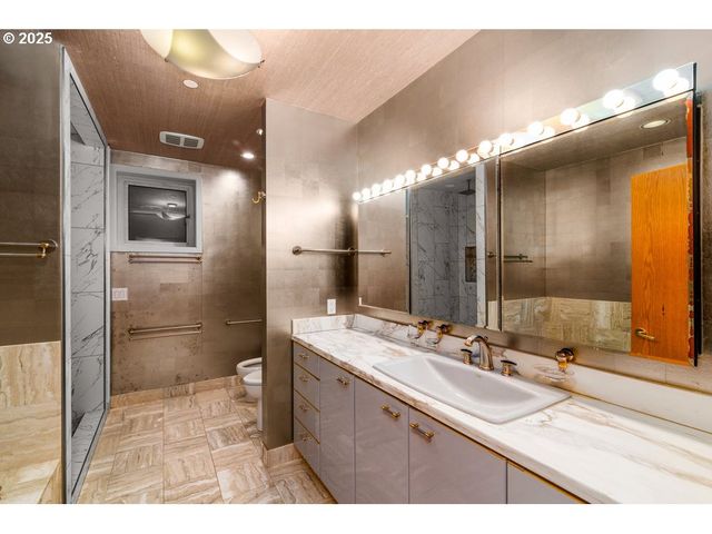 2020 Sw MARKET STREET Dr 102, Portland, OR 97201