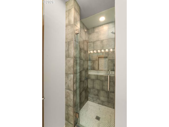 2020 Sw MARKET STREET Dr 102, Portland, OR 97201