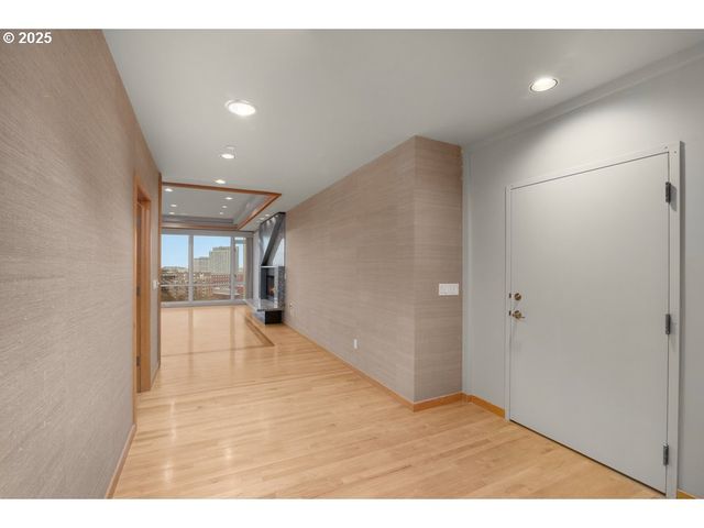 2020 Sw MARKET STREET Dr 102, Portland, OR 97201